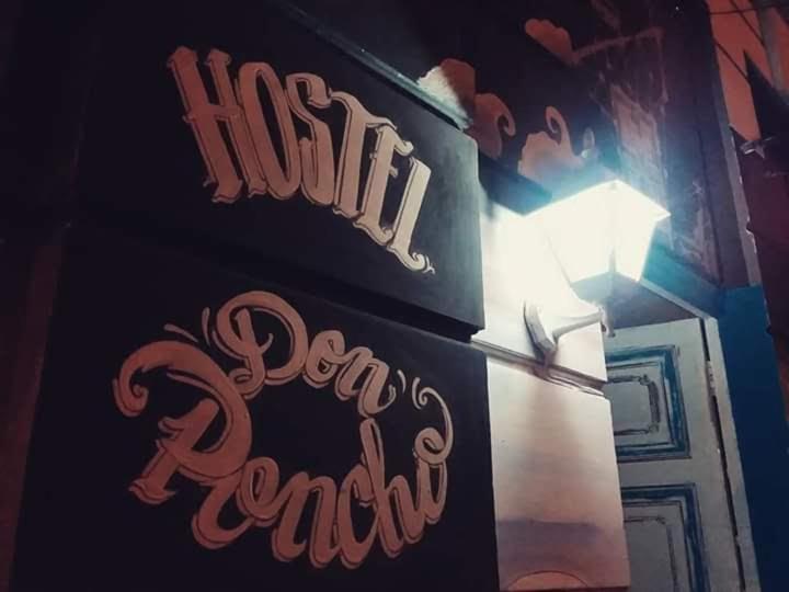 Hostel Don Poncho Valparaiso Bagian luar foto